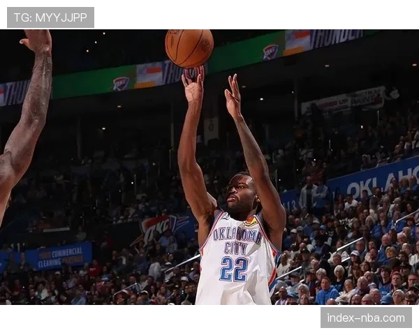 雄鹿110-93爆冷击败西部第一雷霆，团队篮球显威力